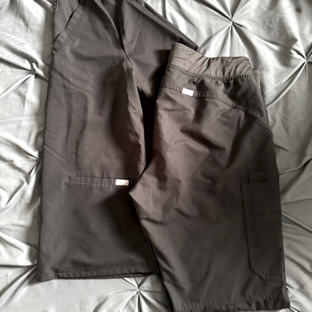 Black Women’s Figs Scrub Top and Bottom